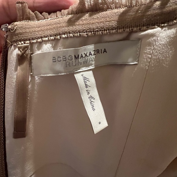 BCBG MaxAzaria Runway Ruffled Strapless Mini Dress Sz 6 - Picture 3 of 6